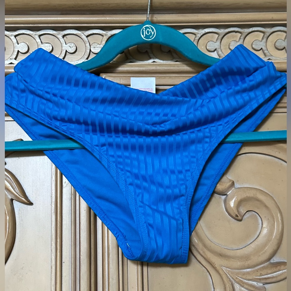 No Boundaries Hi waisted Bikini bottom in  blue guc size small 3-5